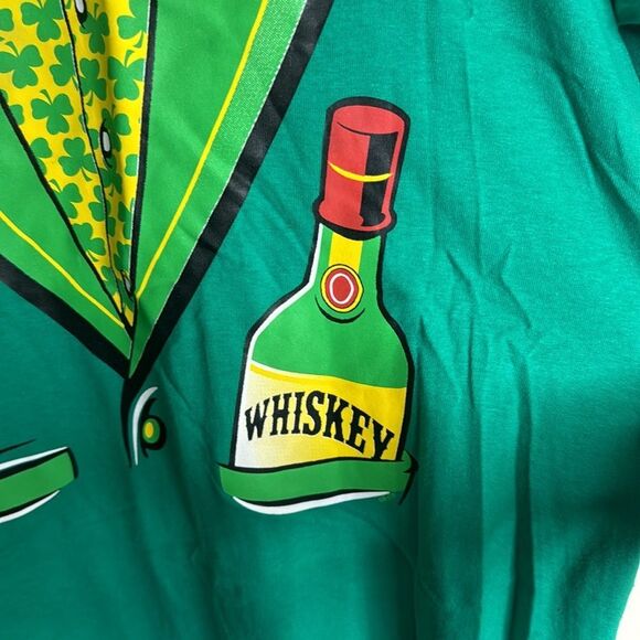 Kiss me I’m Irish tuxedo green st pattys day festive T-shirt size large - Picture 5 of 9